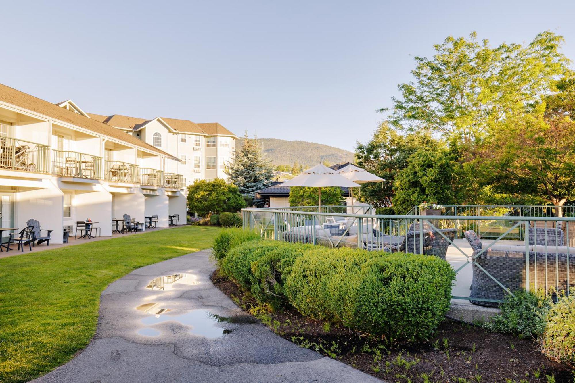 Balcomo, A Ramada By Wyndham Penticton Luaran gambar