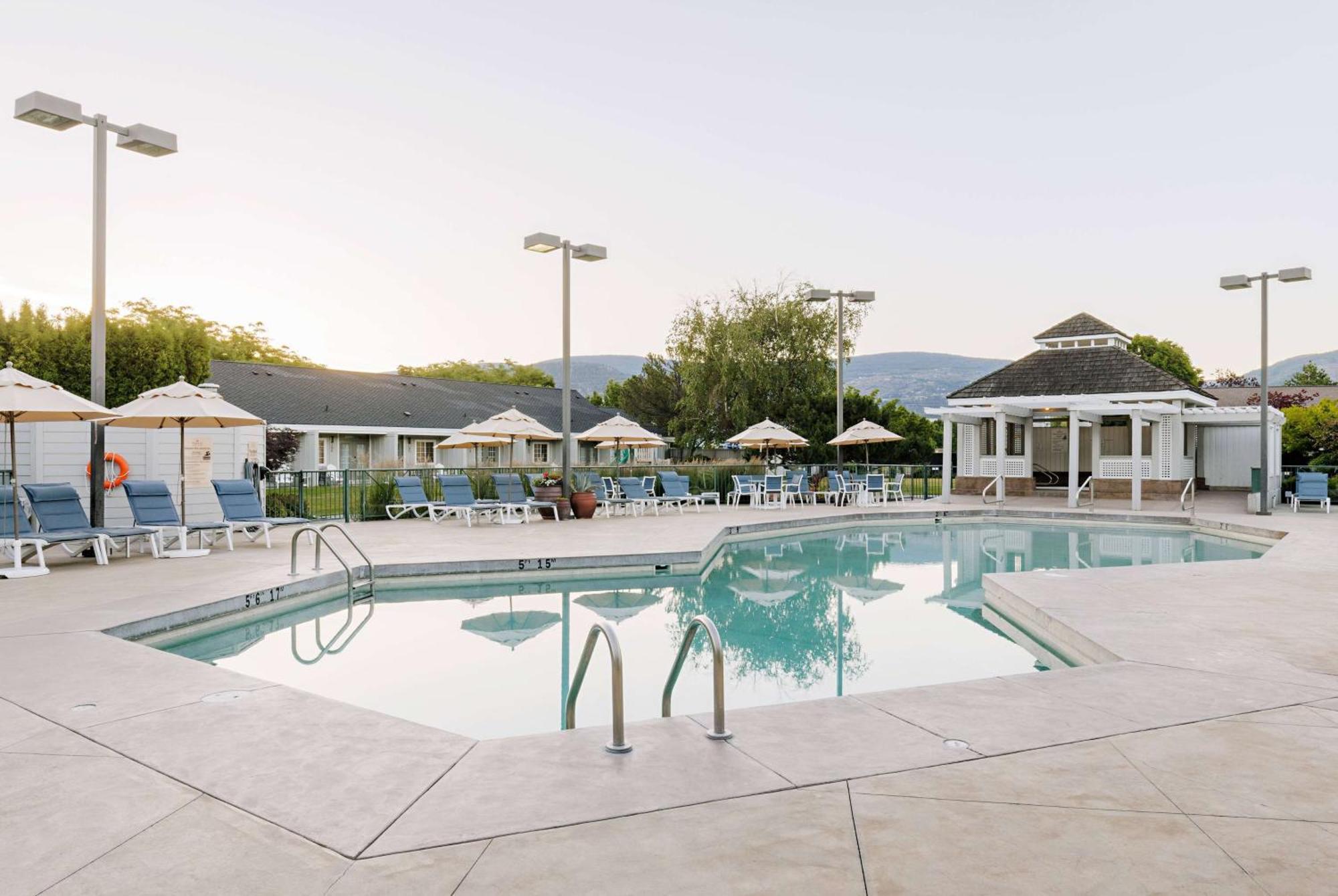 Balcomo, A Ramada By Wyndham Penticton Luaran gambar