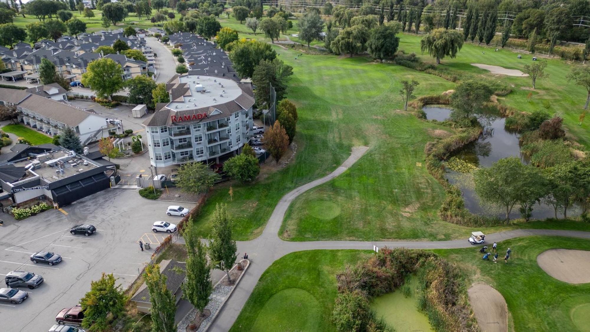 Balcomo, A Ramada By Wyndham Penticton Luaran gambar